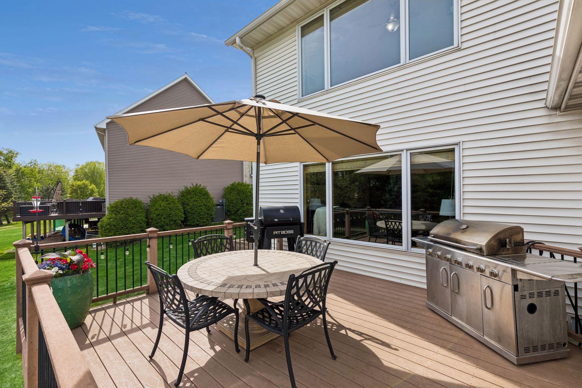 Maintenance Free Deck with Natural Gas Hookup for Grill