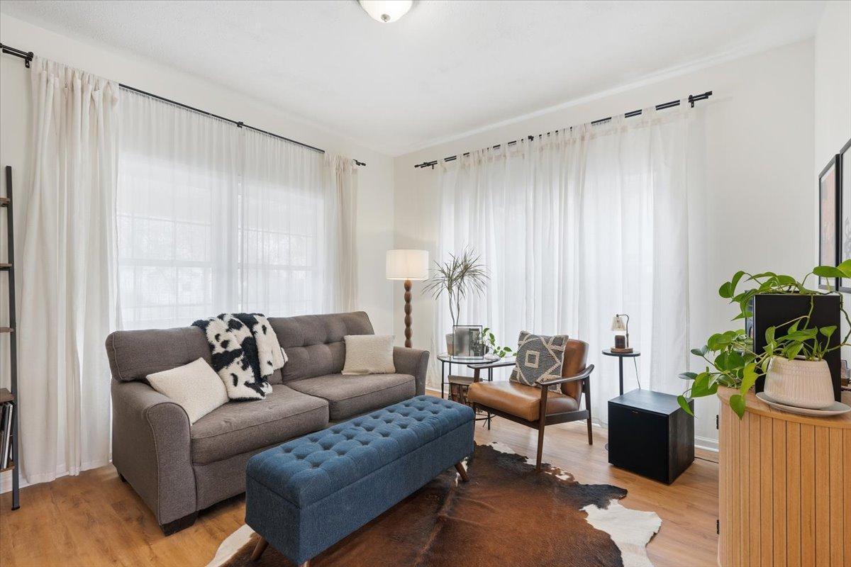 A wonderful and flexible spot that can adapt to your needs. Music listening room? Perfect!. Home library? Set up those book shelves.