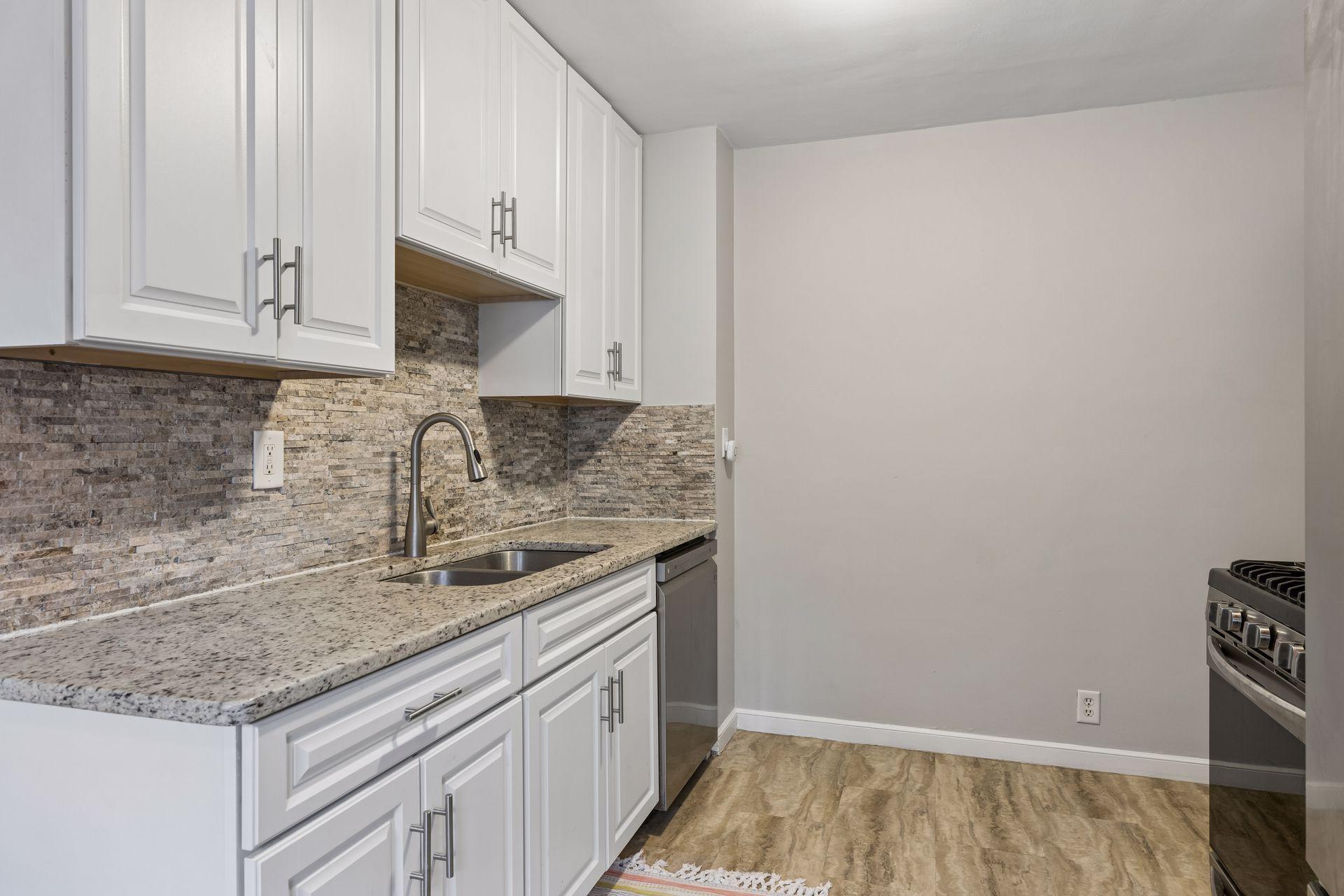 Unit 4627 - kitchen