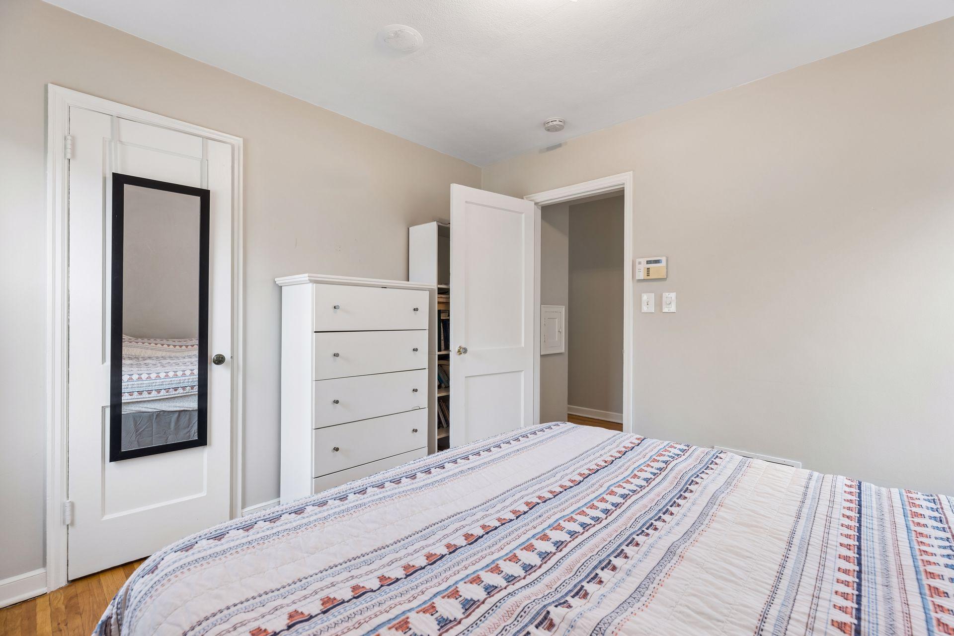 Unit 4627 - bedroom 1