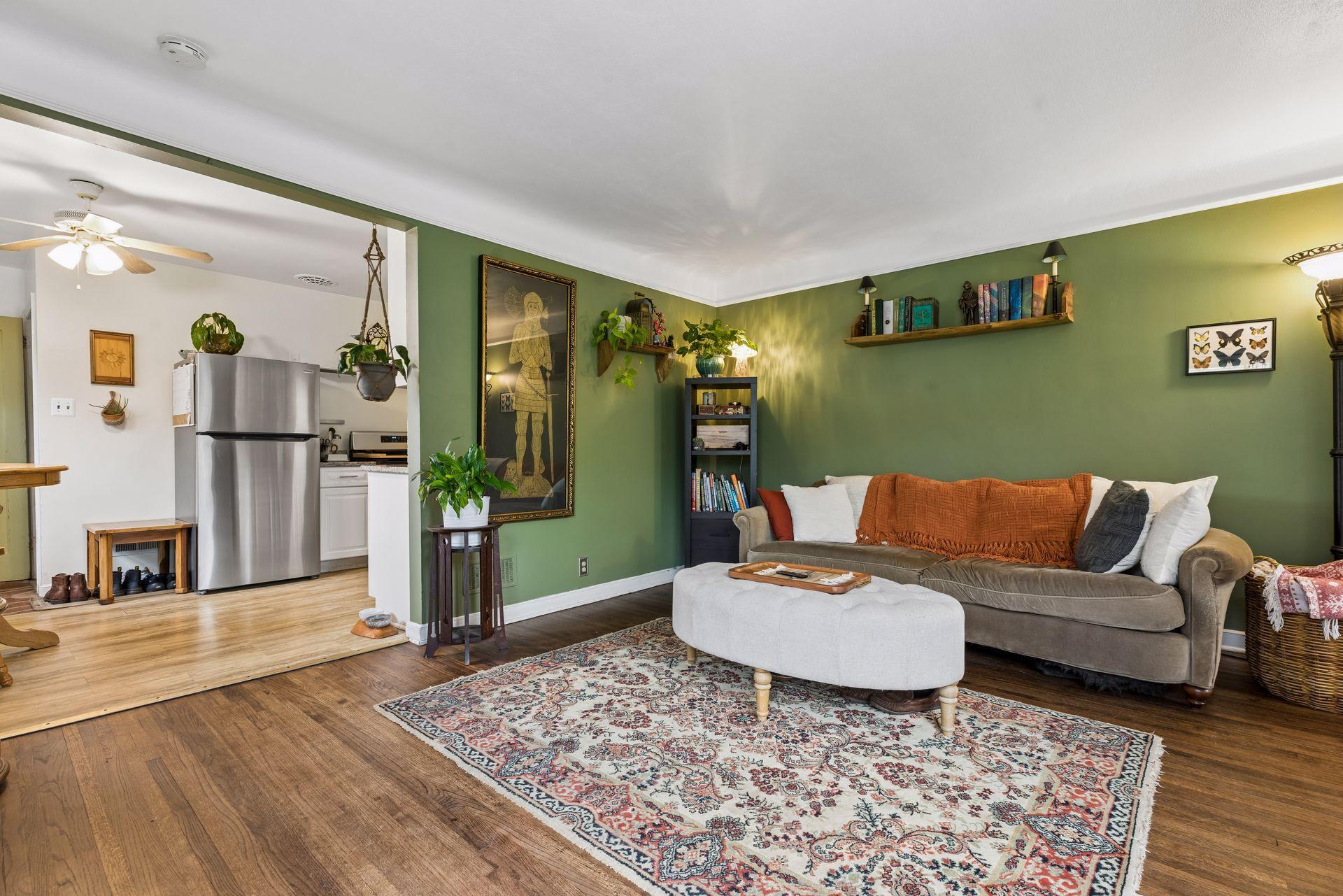 Unit 4625 - Living room with kitchen on left