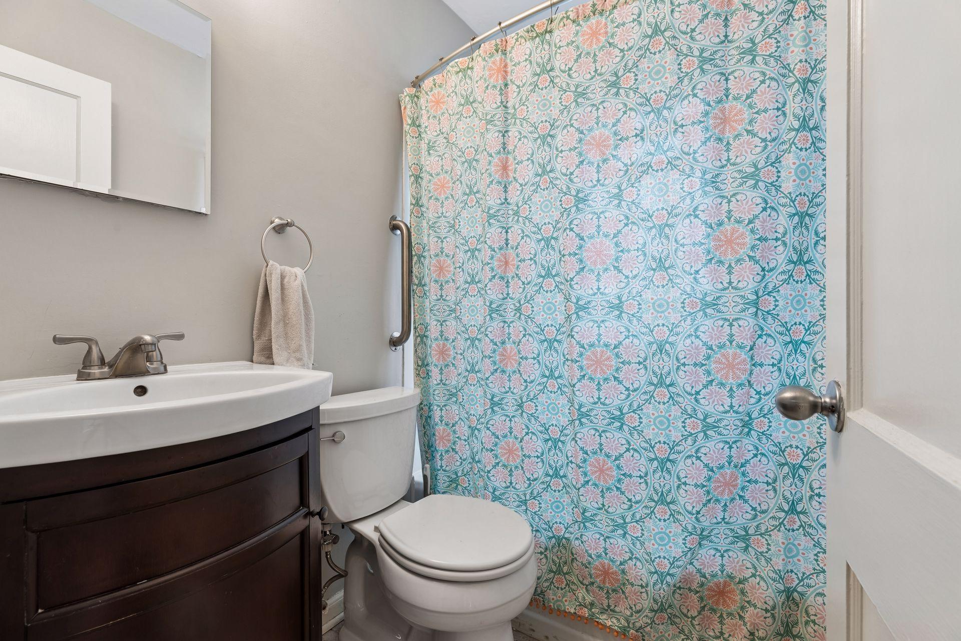 Unit 4627 - bathroom