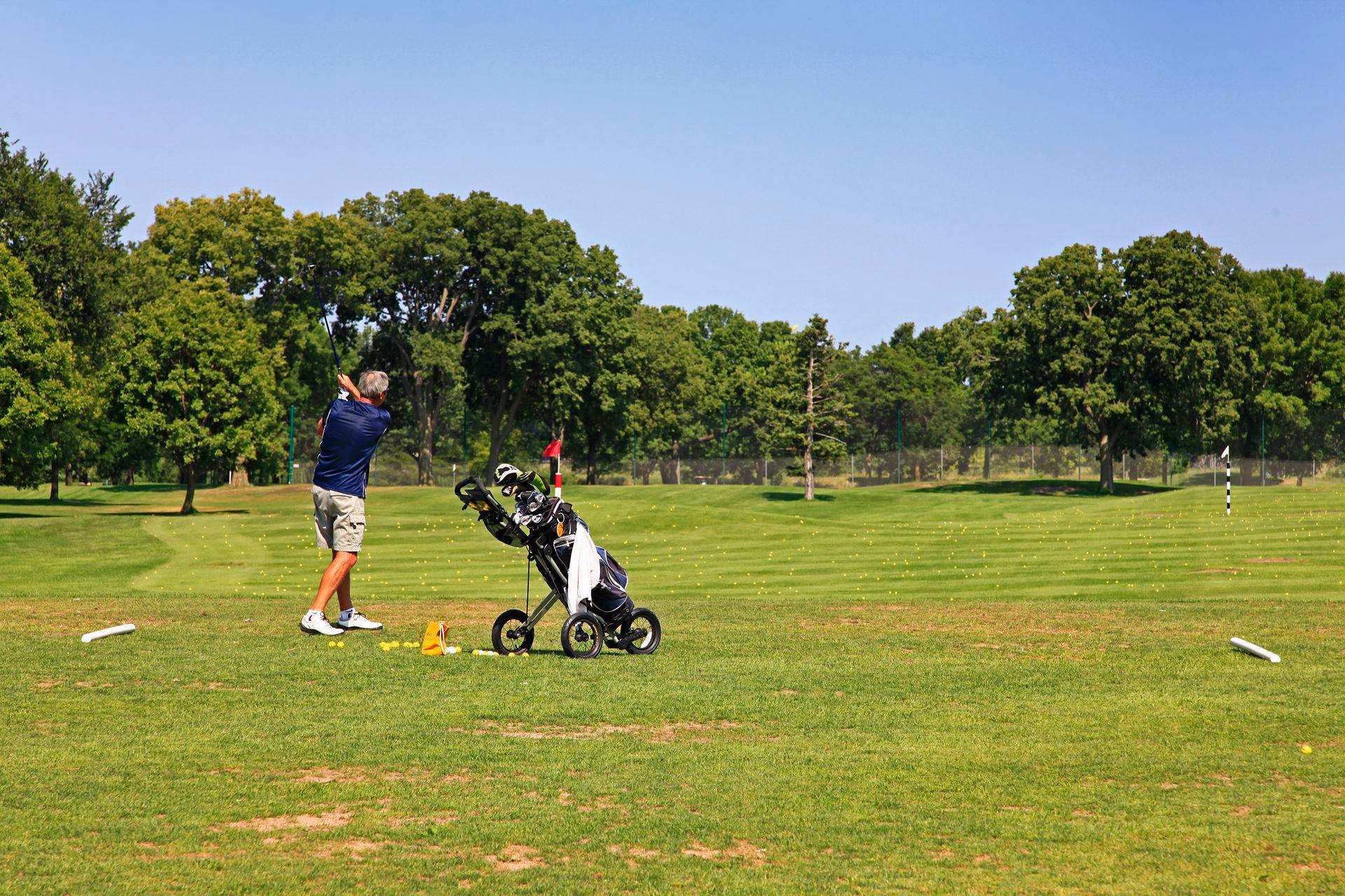 nearby golf