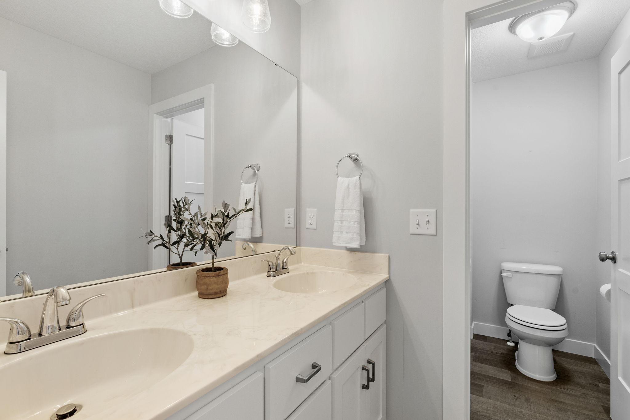 51-web-or-mls-2302 Kester Ave NE-51.jpg
