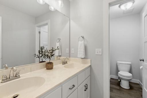 51-web-or-mls-2302 Kester Ave NE-51.jpg