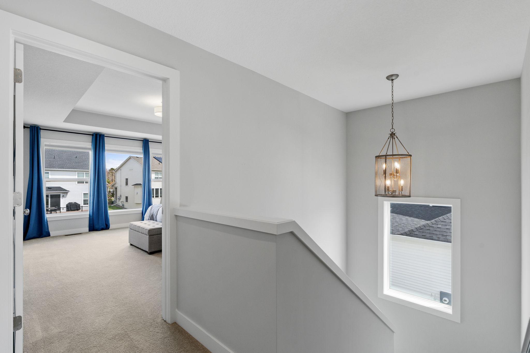 42-web-or-mls-2302 Kester Ave NE-42.jpg