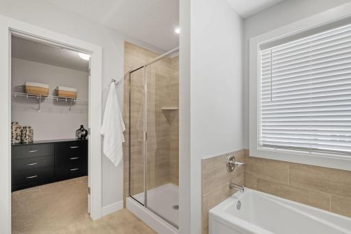 UL w/ 4 Beds + Laundry Room