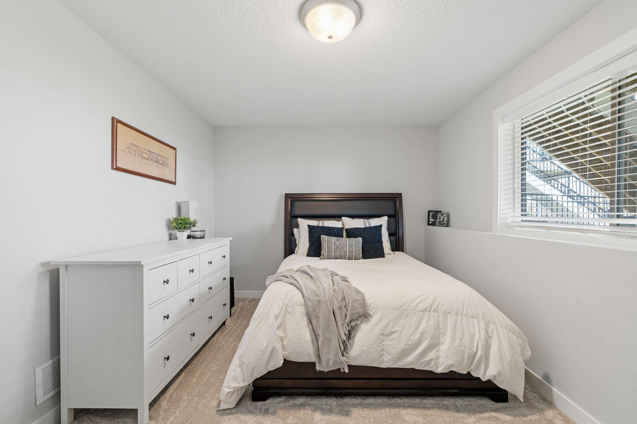 67-web-or-mls-2302 Kester Ave NE-67.jpg