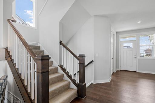 33-web-or-mls-2302 Kester Ave NE-33.jpg