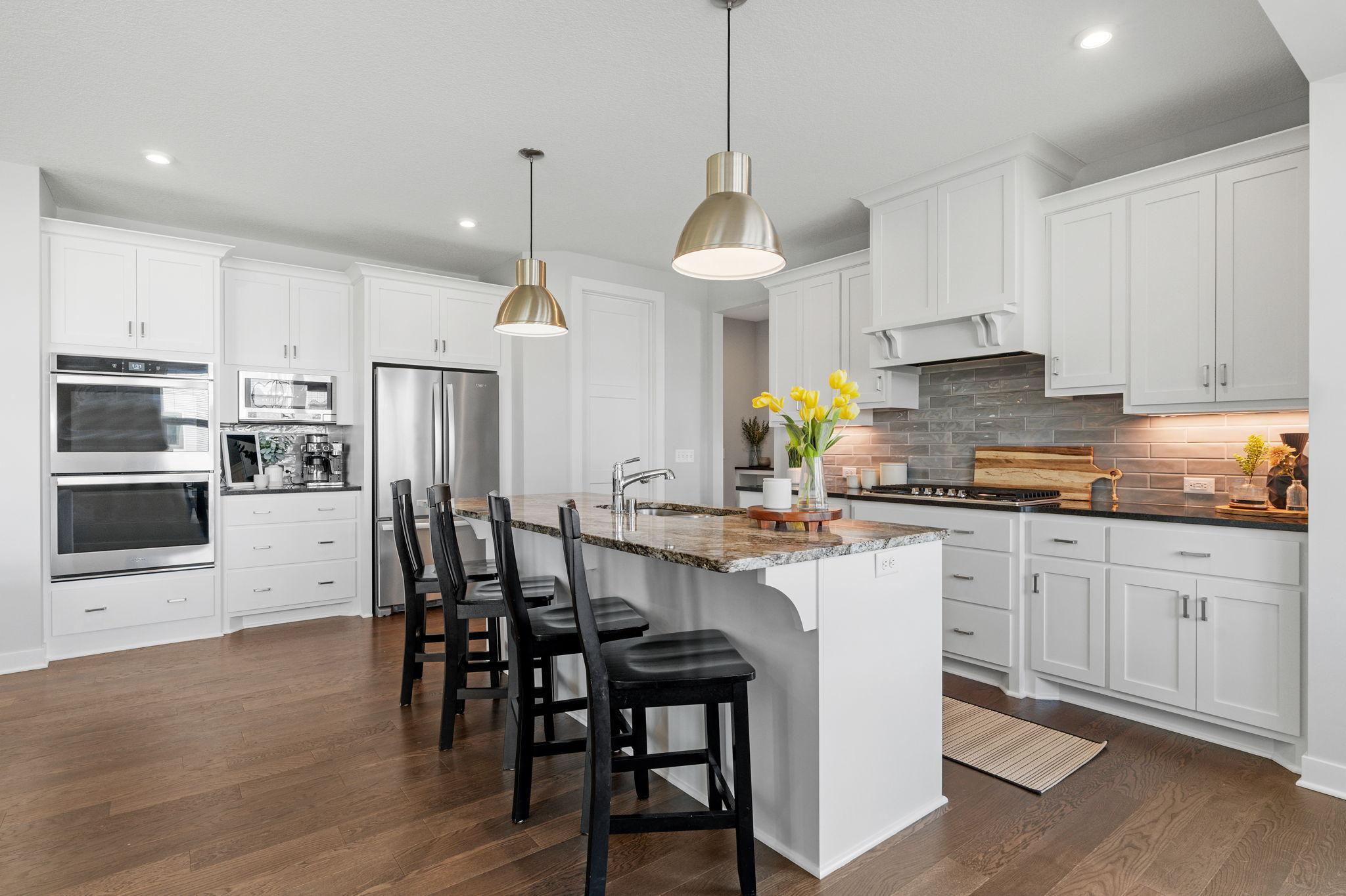 23-web-or-mls-2302 Kester Ave NE-23.jpg