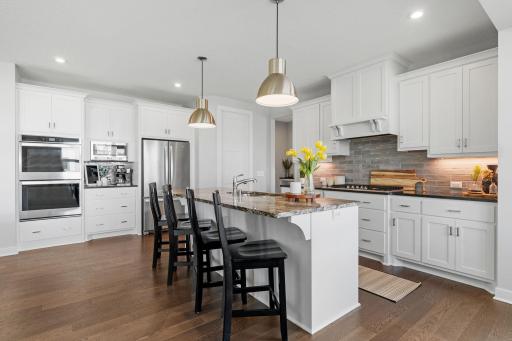 23-web-or-mls-2302 Kester Ave NE-23.jpg