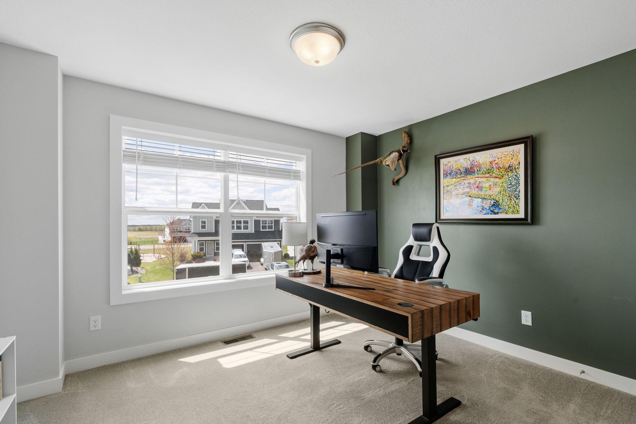 UL w/ 4 Beds + Laundry Room