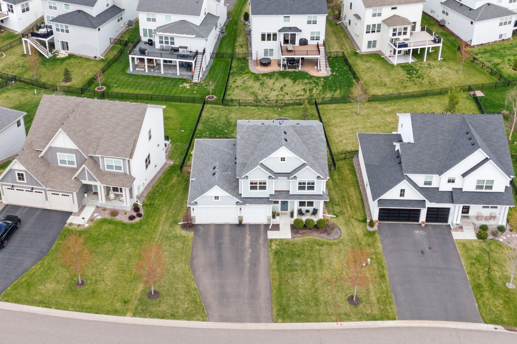 10-web-or-mls-2302 Kester Ave NE-10.jpg
