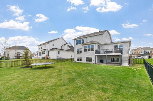5-web-or-mls-2302 Kester Ave NE-5.jpg
