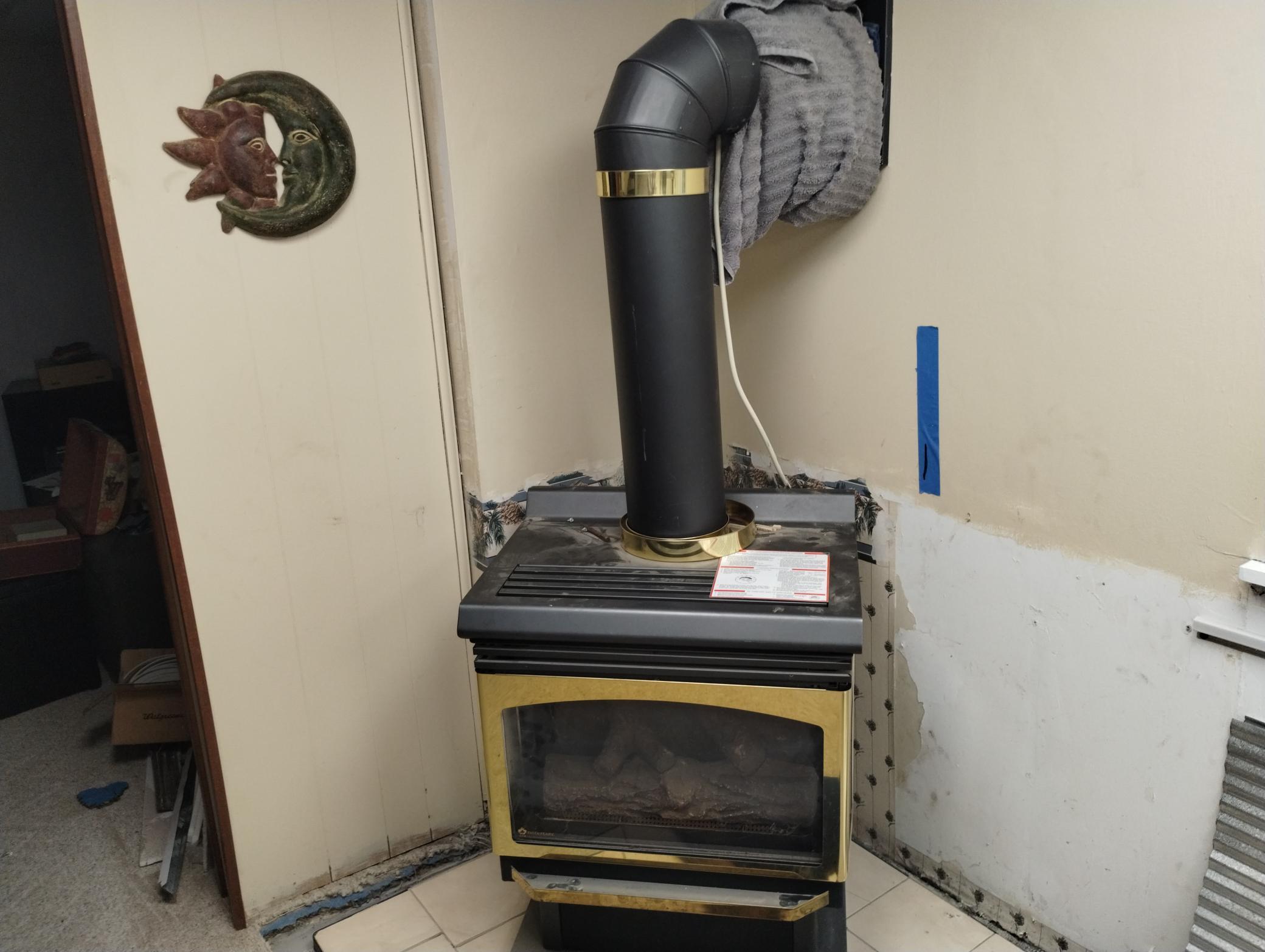 Gas fireplace in Lower- level