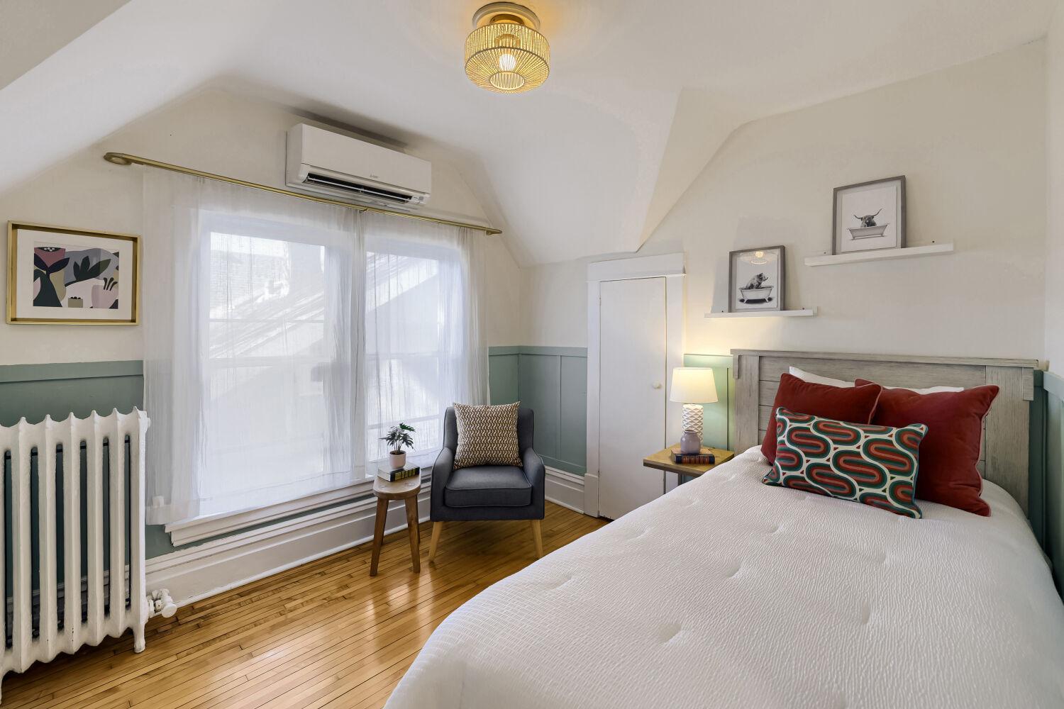 3925 Blaisdell Ave - Web Quality - 025 - 25 Bedroom.jpg