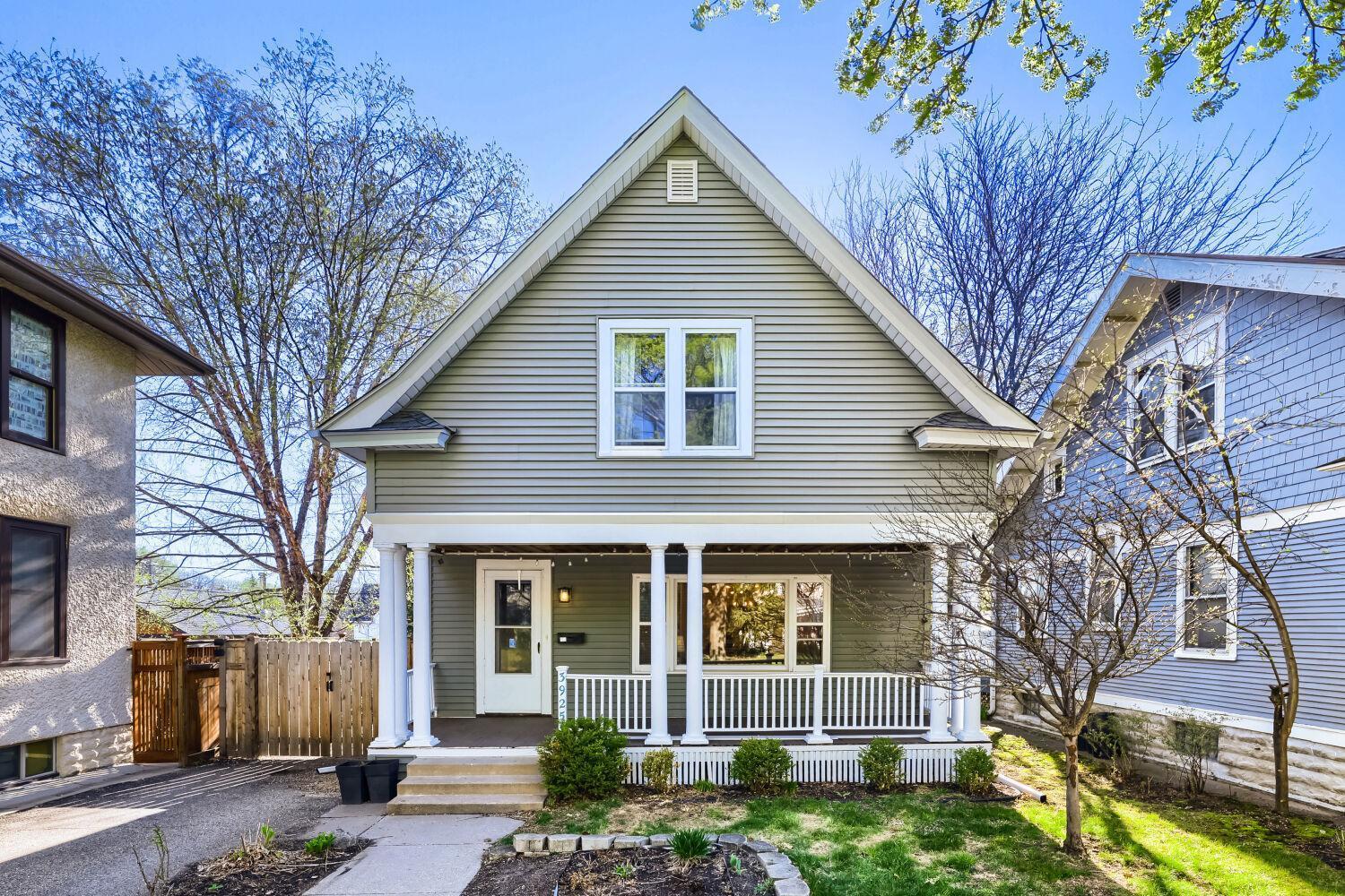 3925 Blaisdell Ave - Web Quality - 002 - 02 Exterior Front.jpg