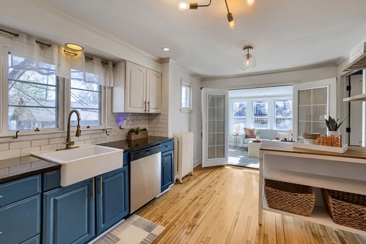 3925 Blaisdell Ave - Web Quality - 013 - 13 Kitchen.jpg