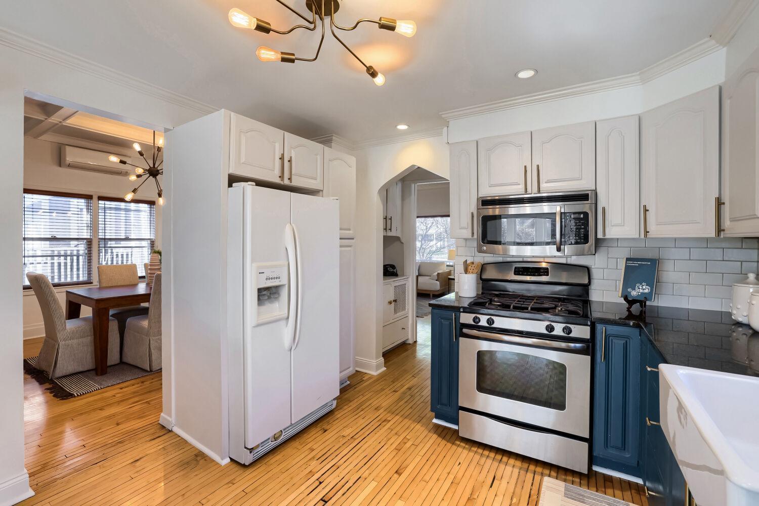 3925 Blaisdell Ave - Web Quality - 012 - 12 Kitchen.jpg