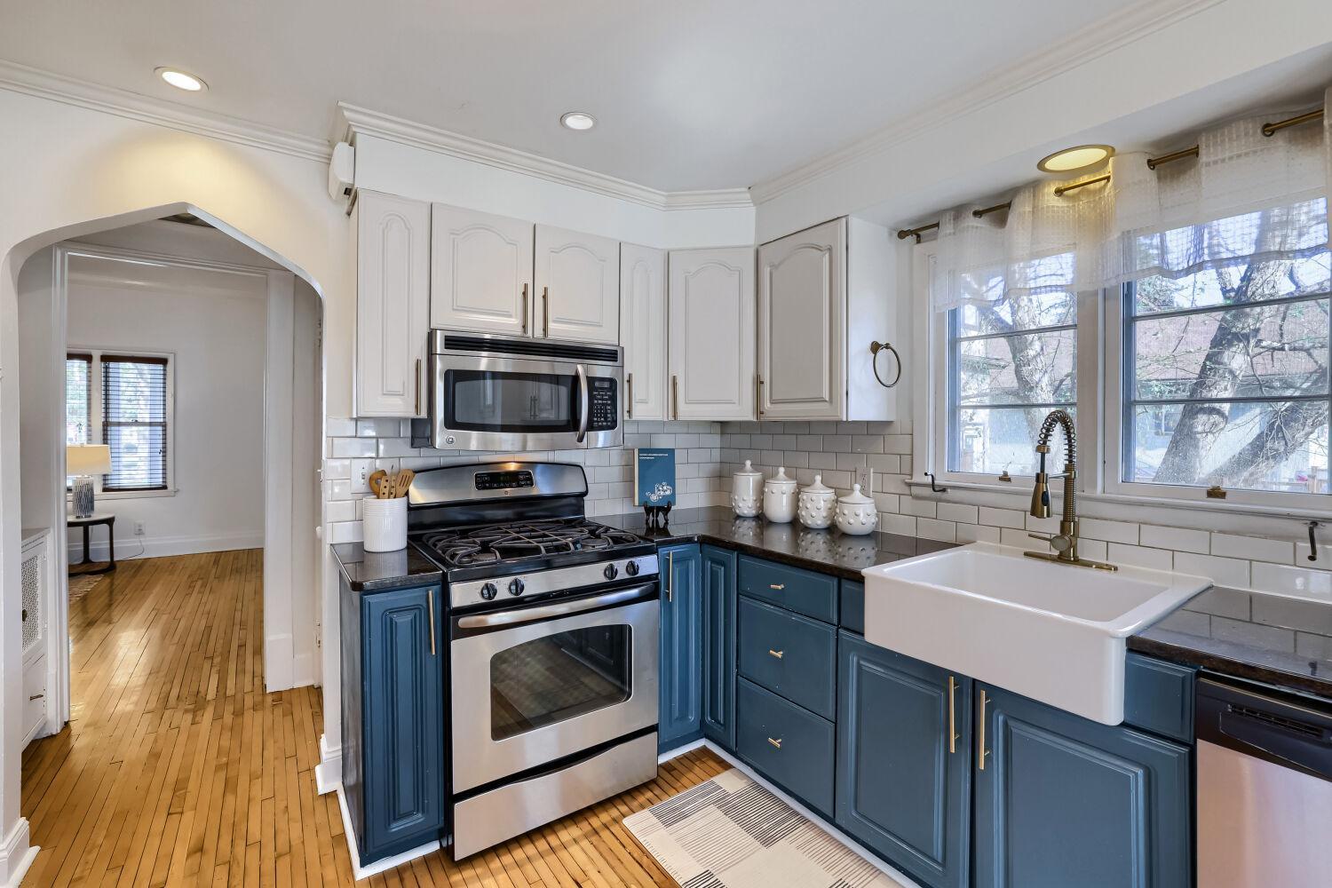 3925 Blaisdell Ave - Web Quality - 011 - 11 Kitchen.jpg