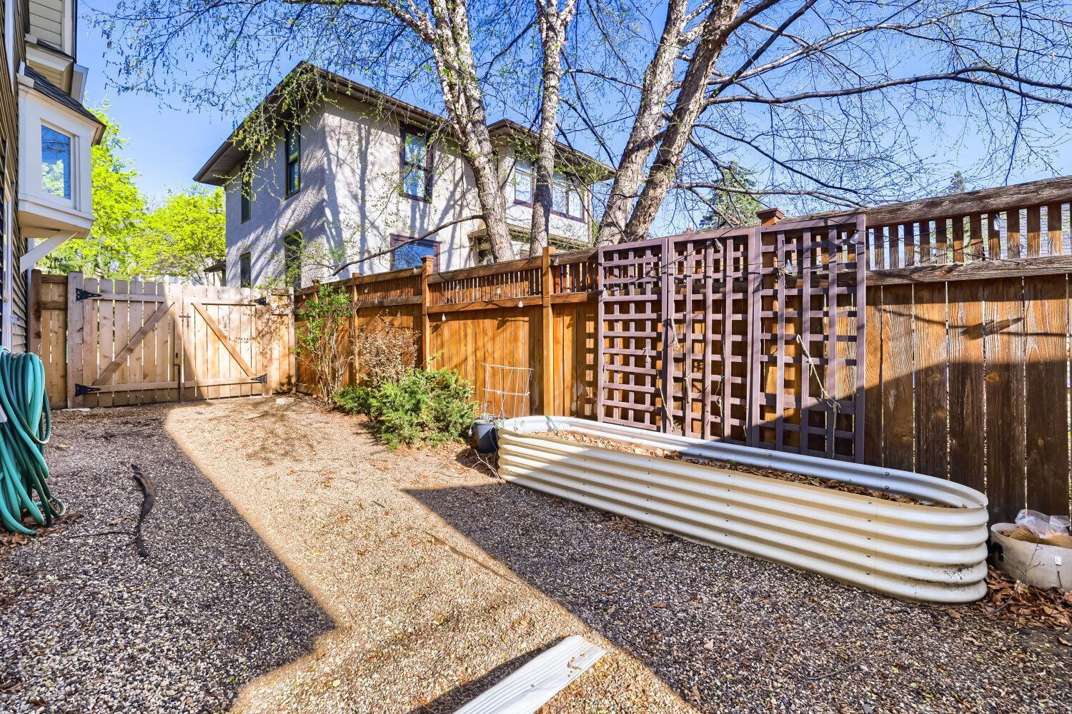 3925 Blaisdell Ave - Web Quality - 026 - 26 Exterior Rear.jpg