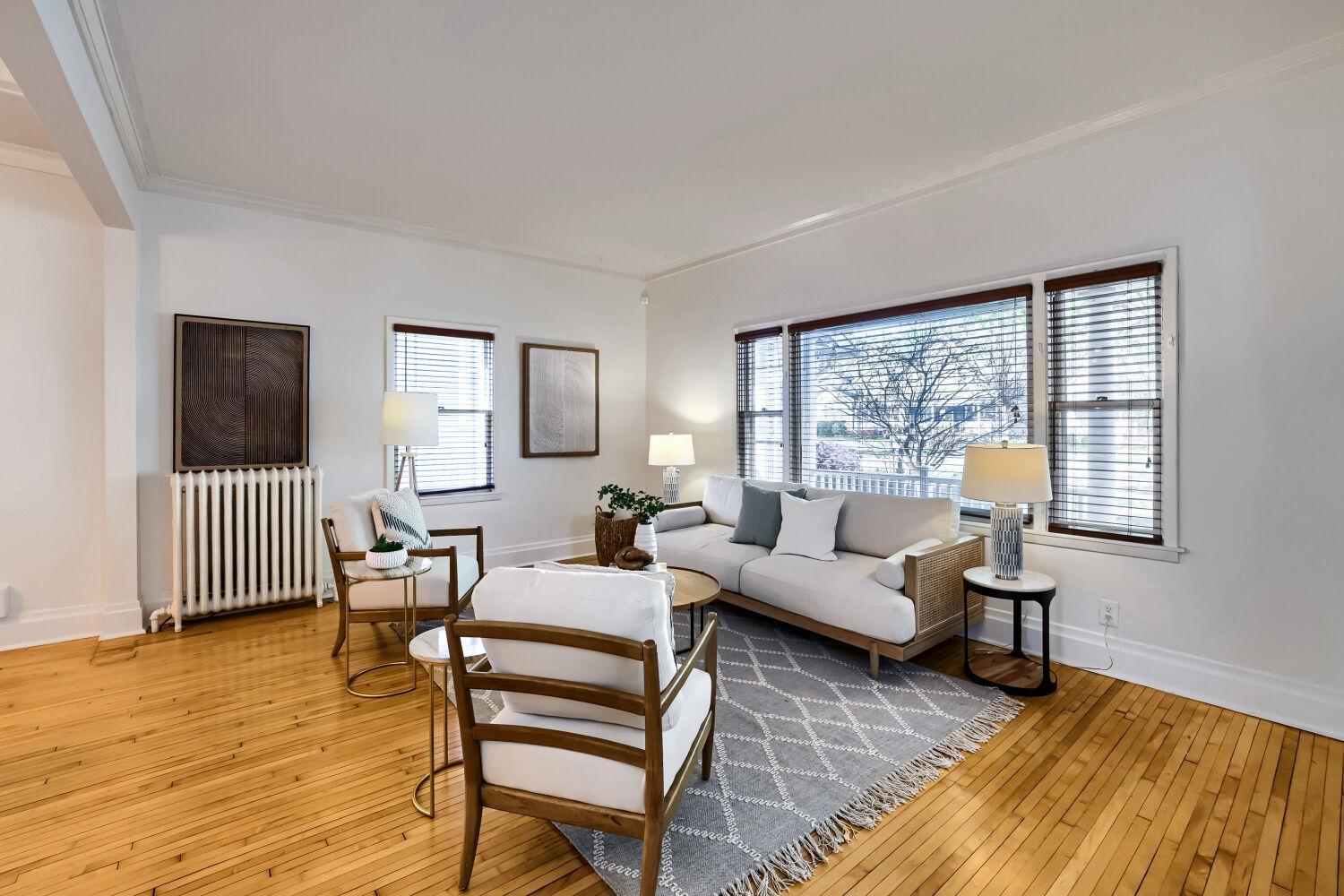 3925 Blaisdell Ave - Web Quality - 004 - 04 Living Room.jpg