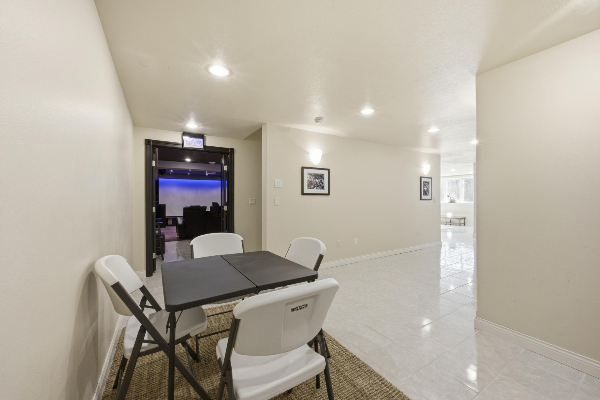 Flex Room