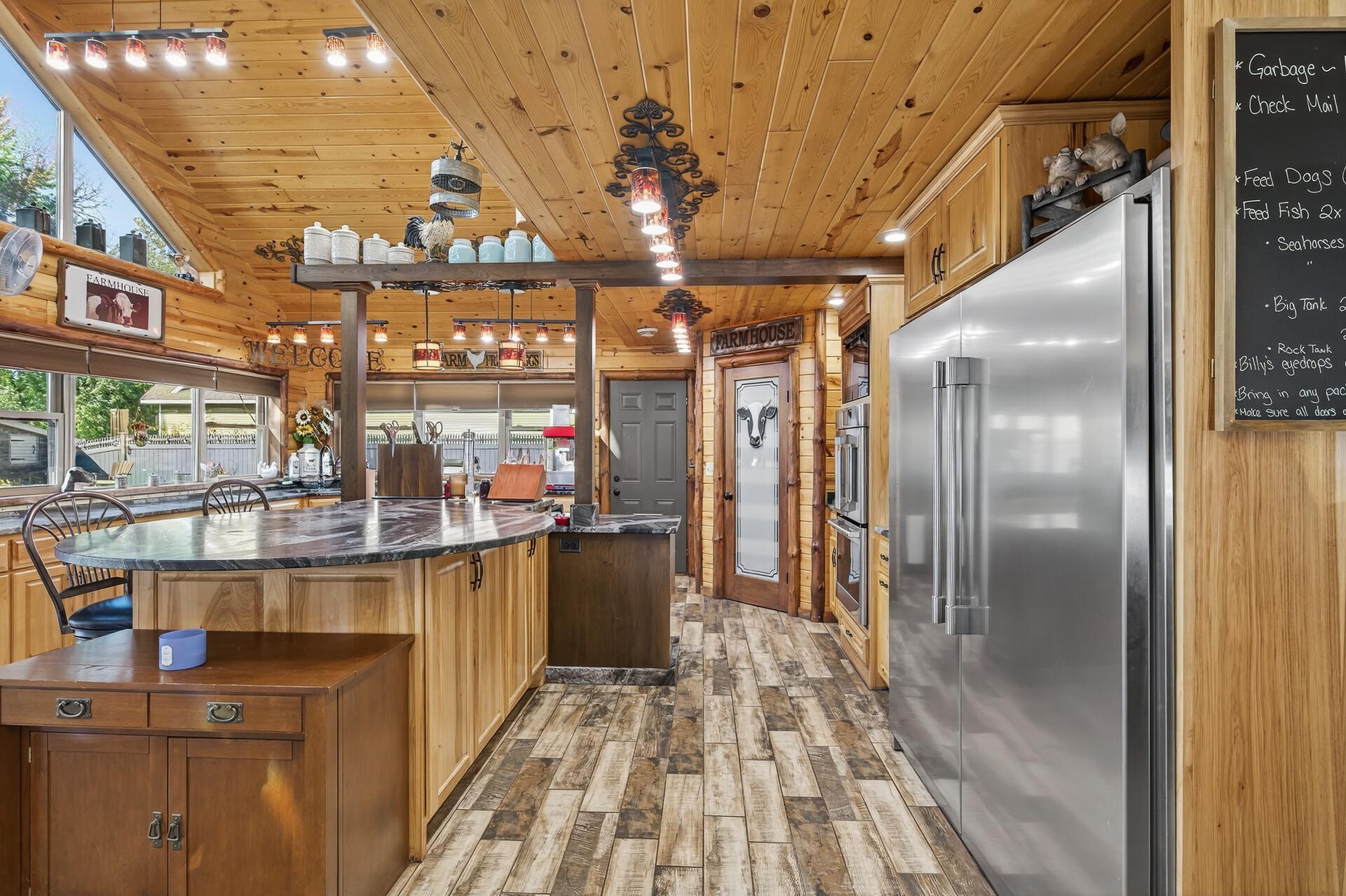18_9805_Sharon_Place_NW18_mls.jpg