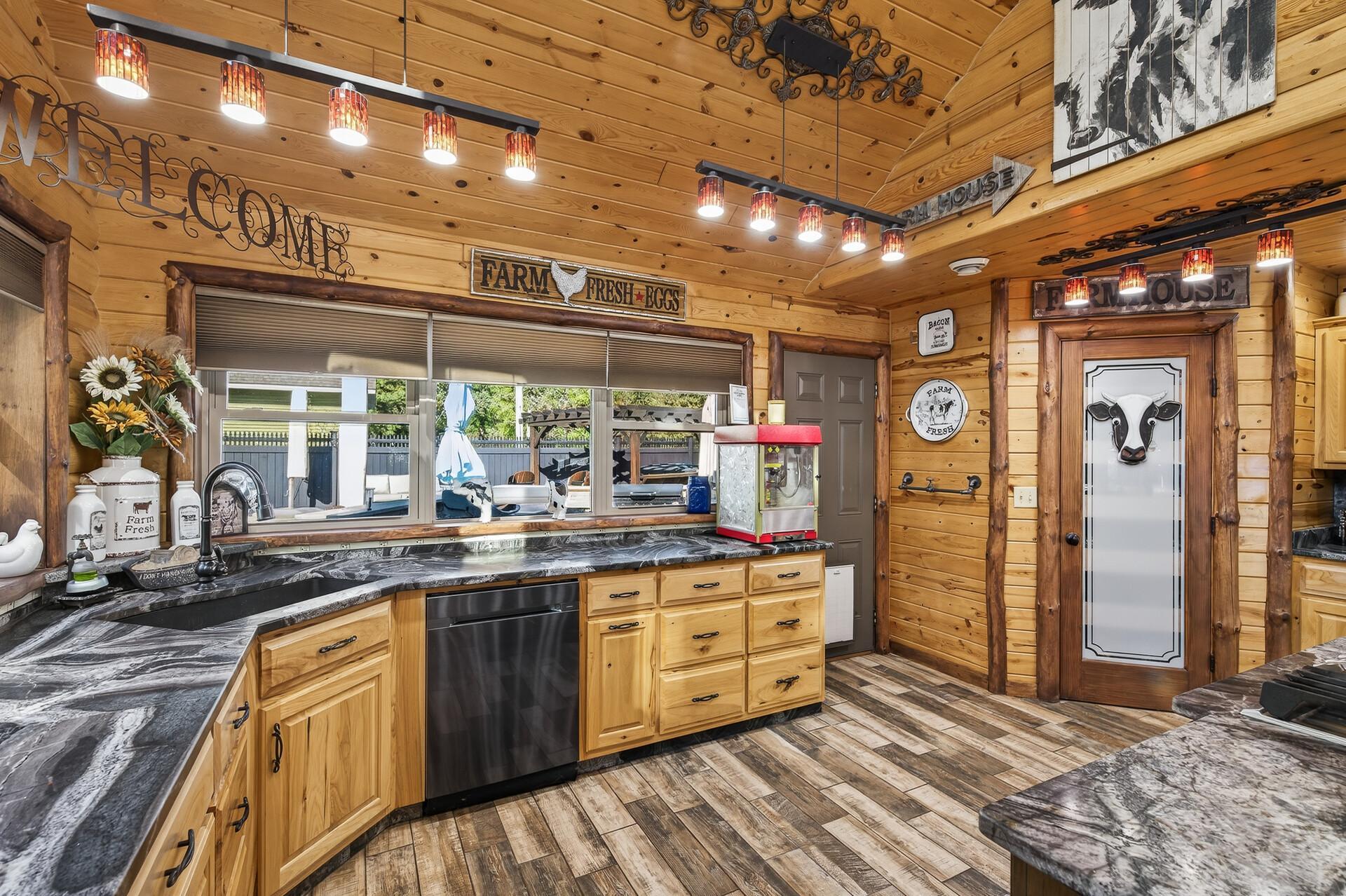 15_9805_Sharon_Place_NW15_mls.jpg
