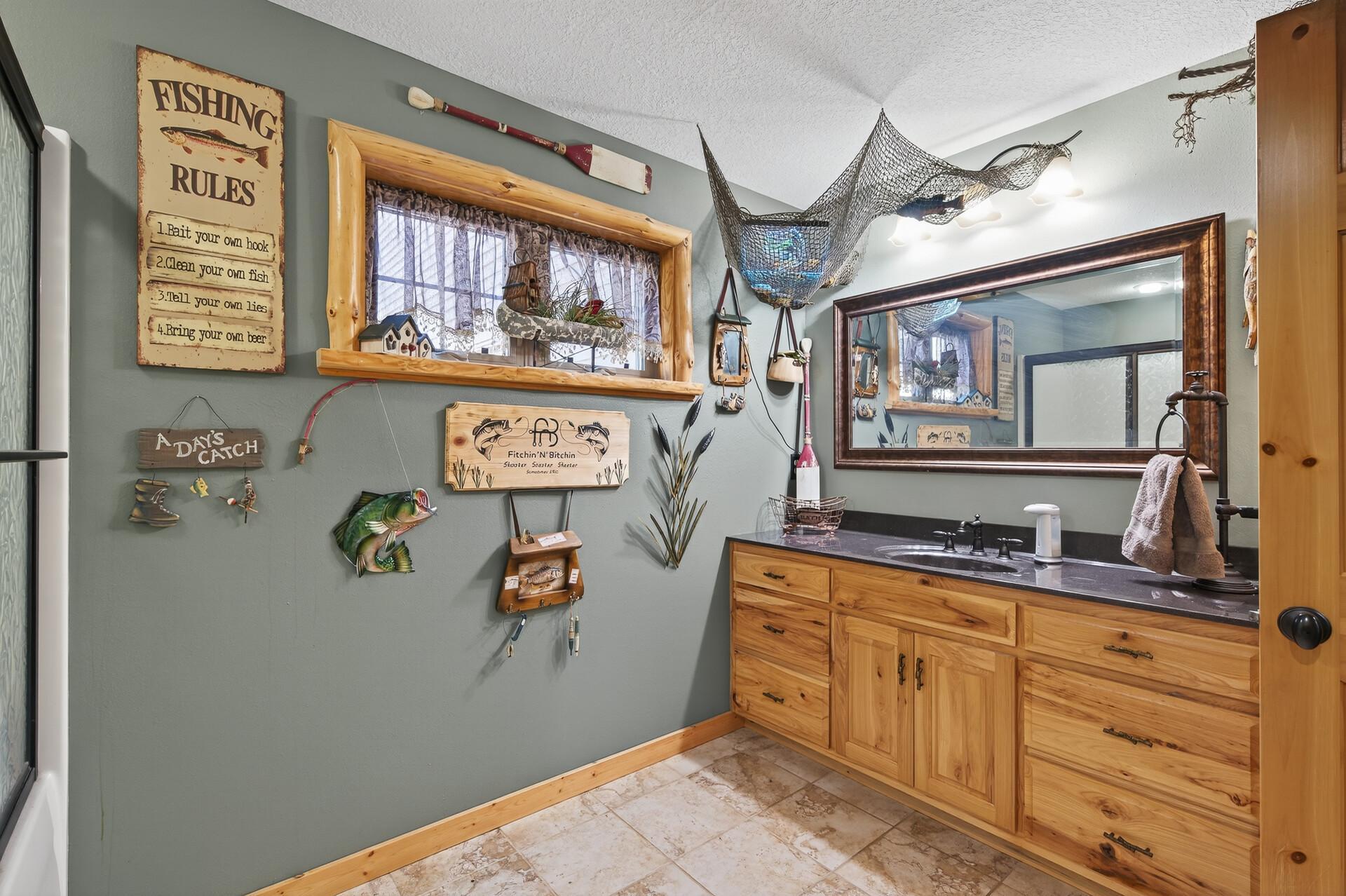 28_9805_Sharon_Place_NW28_mls.jpg