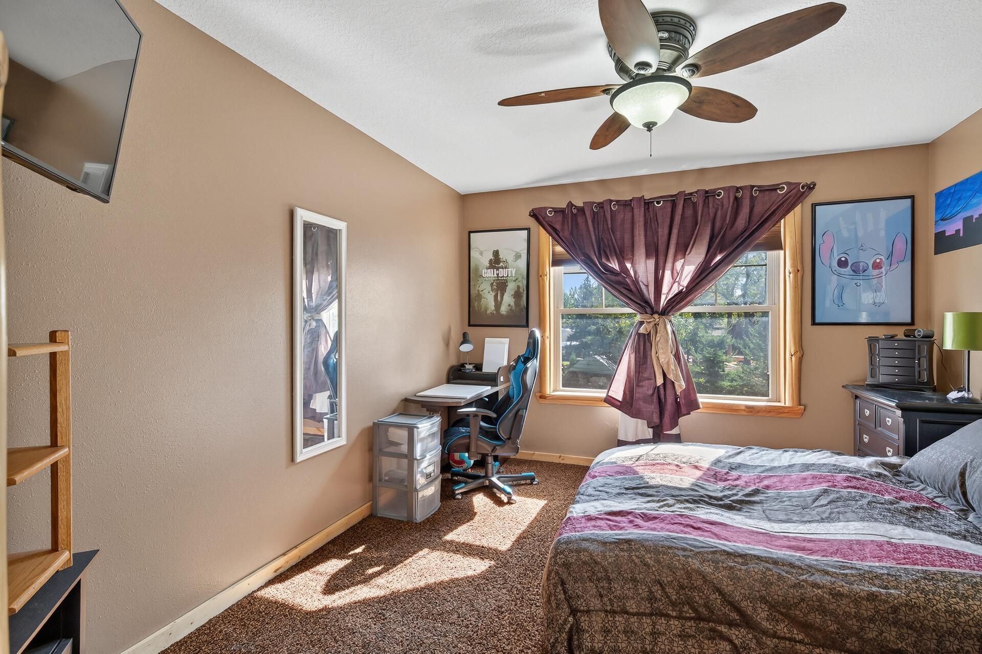 Upper bedroom.jpg