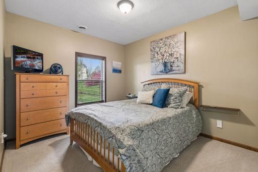 1830 Penstemon Lane, Shakopee, MN 55379