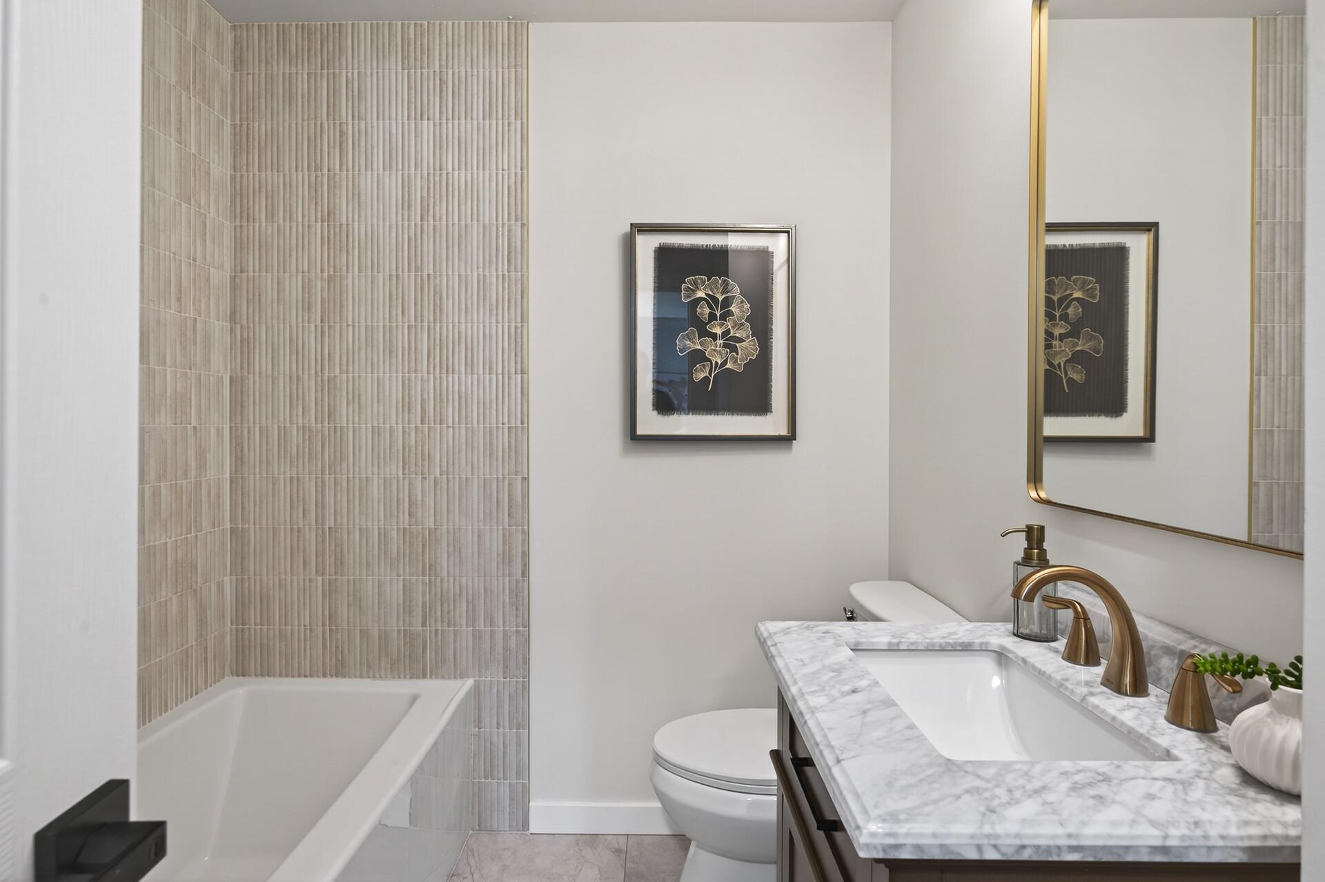 Main floor guest bath