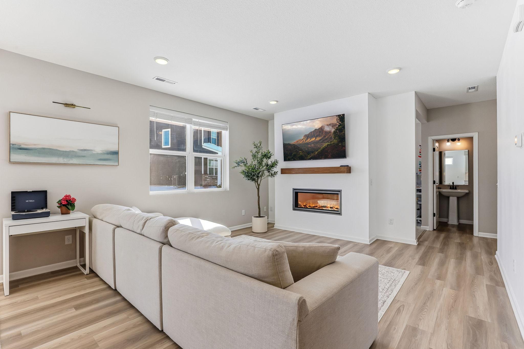 Comfortable Living Area with Gas Fireplace!