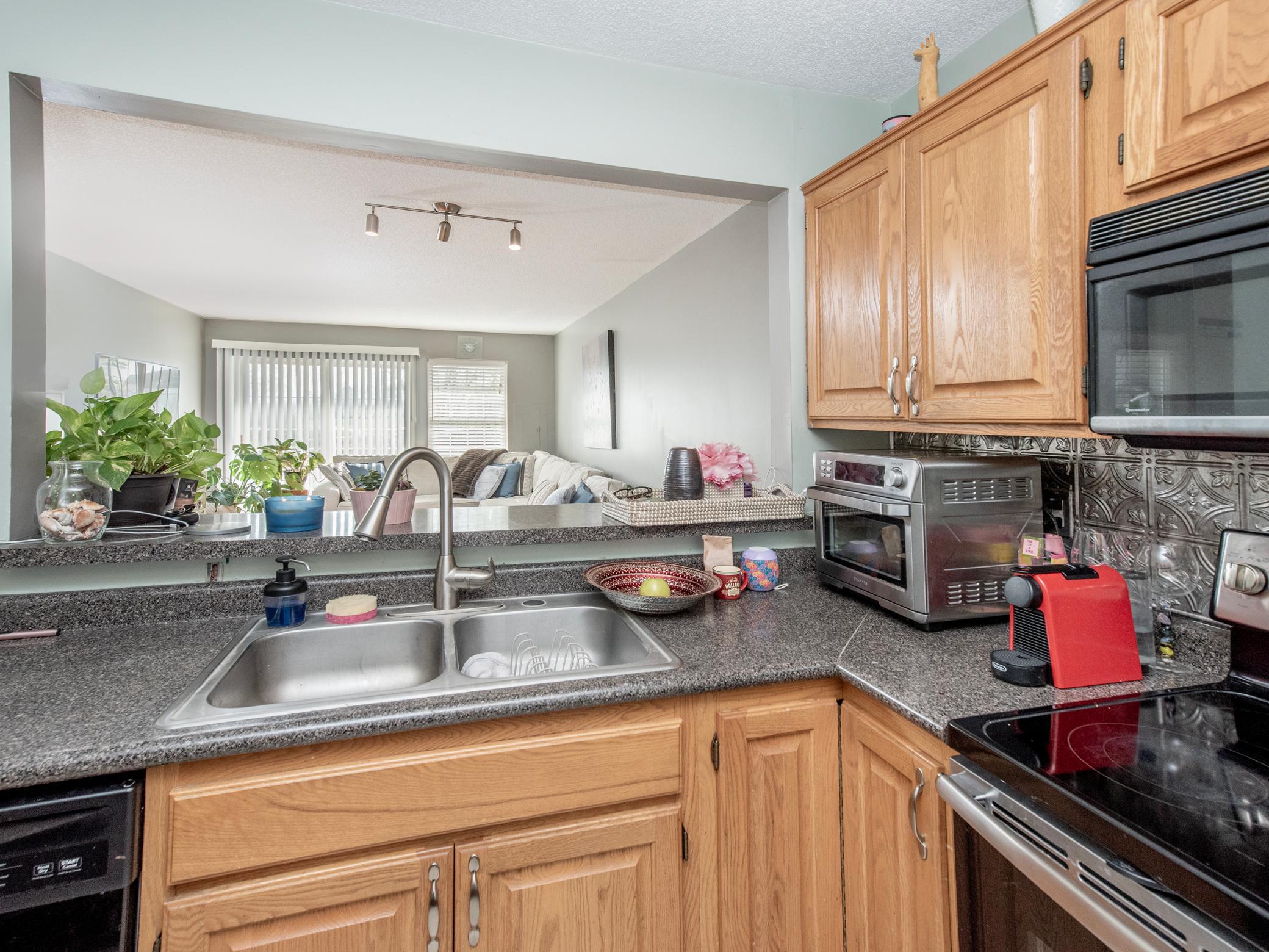 Great layout let's light into kitchen as well.
