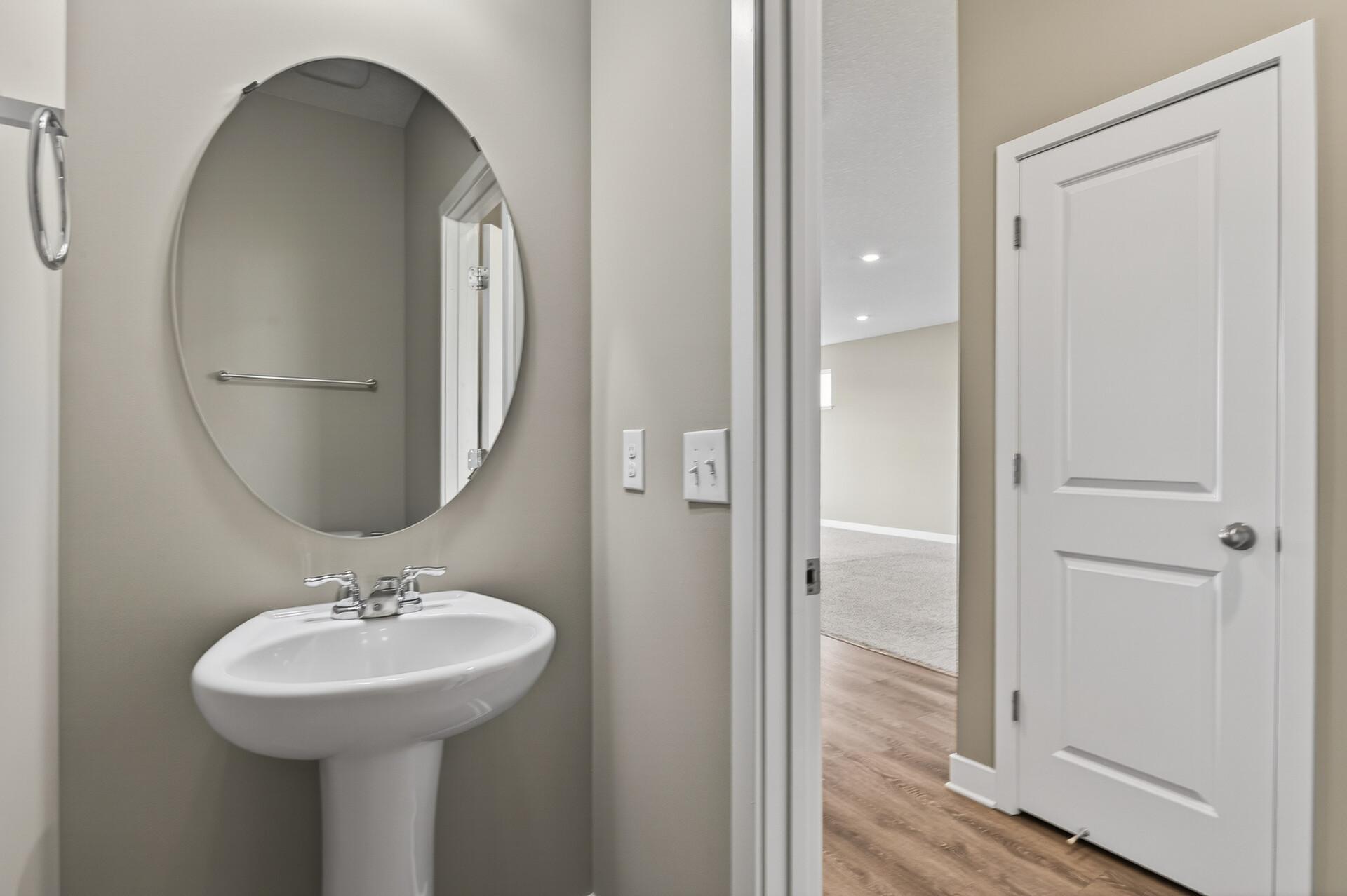 Lower level guest bath.jpg