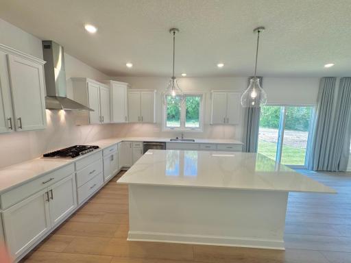 2704 Aspen Drive, Shakopee, MN 55379