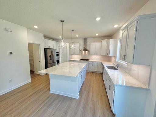 2704 Aspen Drive, Shakopee, MN 55379