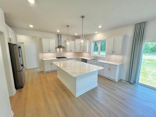 2704 Aspen Drive, Shakopee, MN 55379
