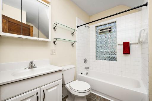 873 Carroll Avenue, Saint Paul, MN 55104