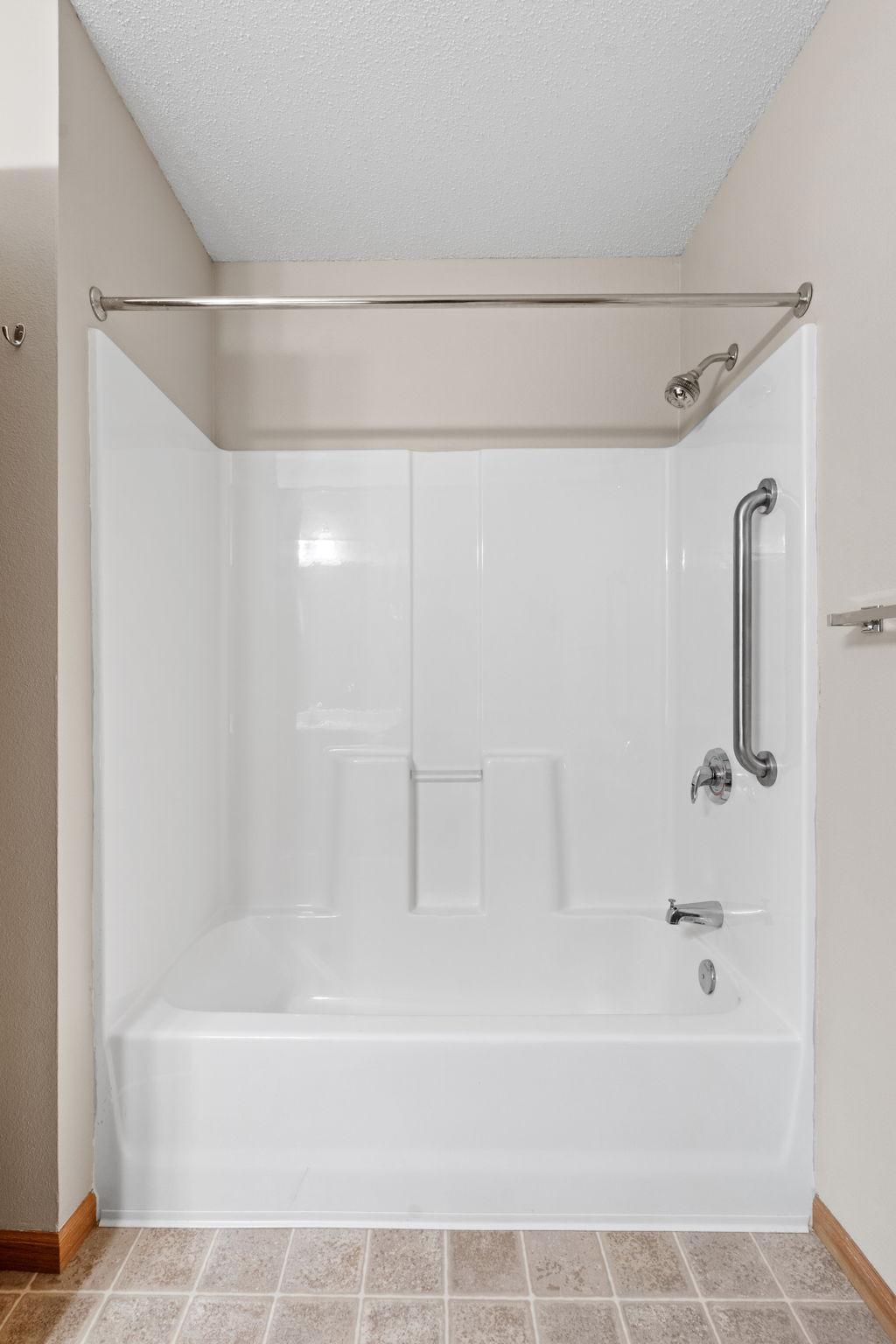 Hallway guest bath/shower