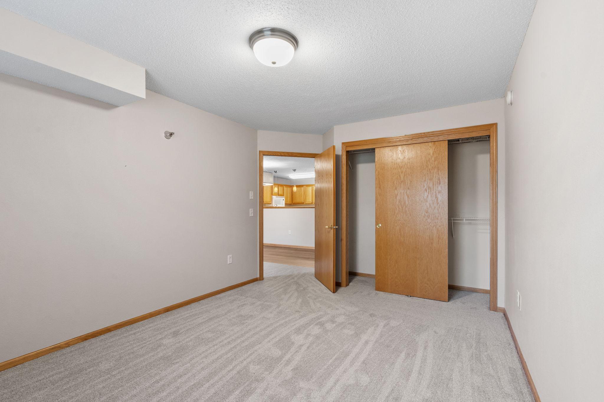 Guest bedroom/Office/Study