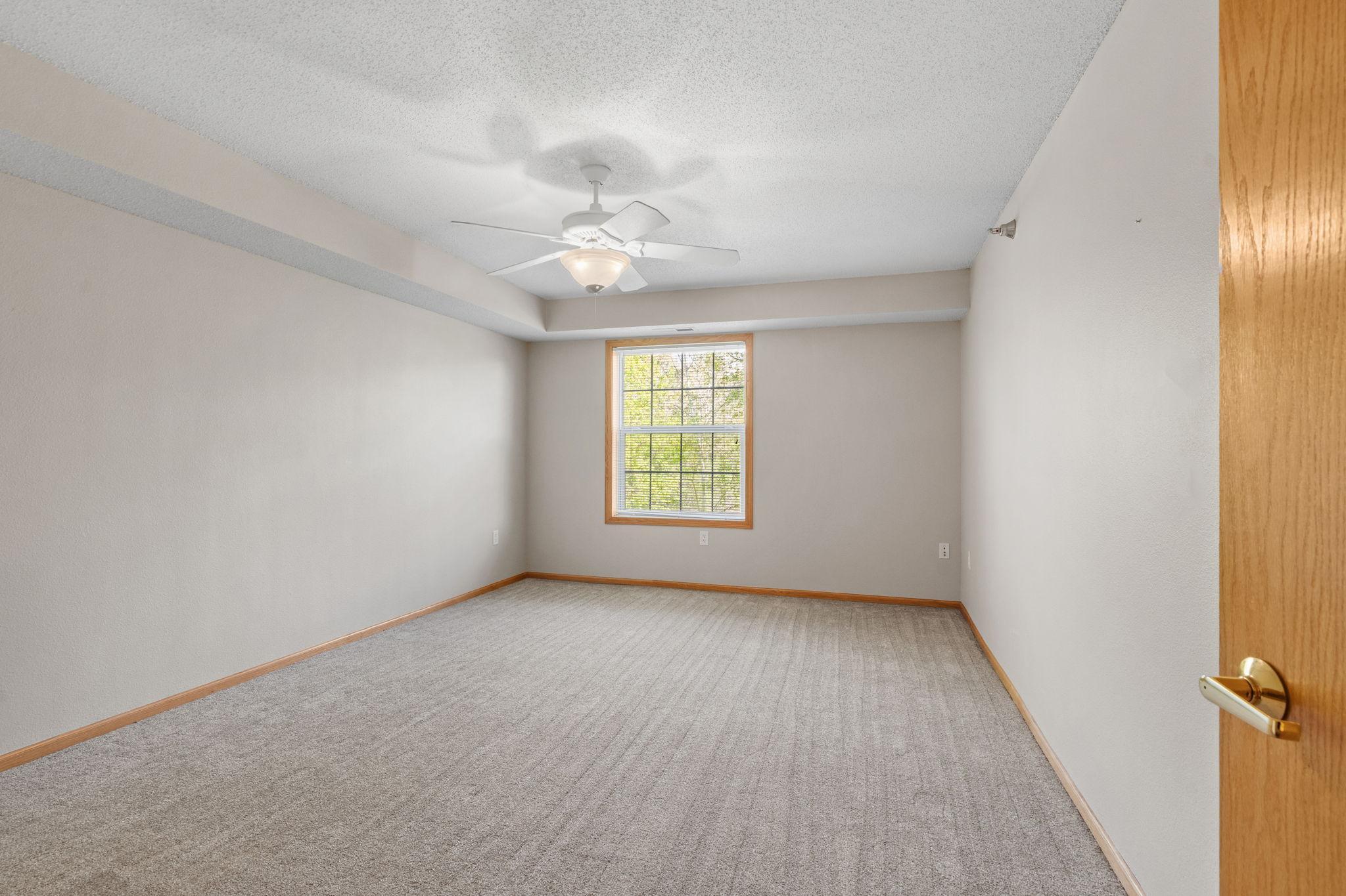 Guest bedroom/Office/Study