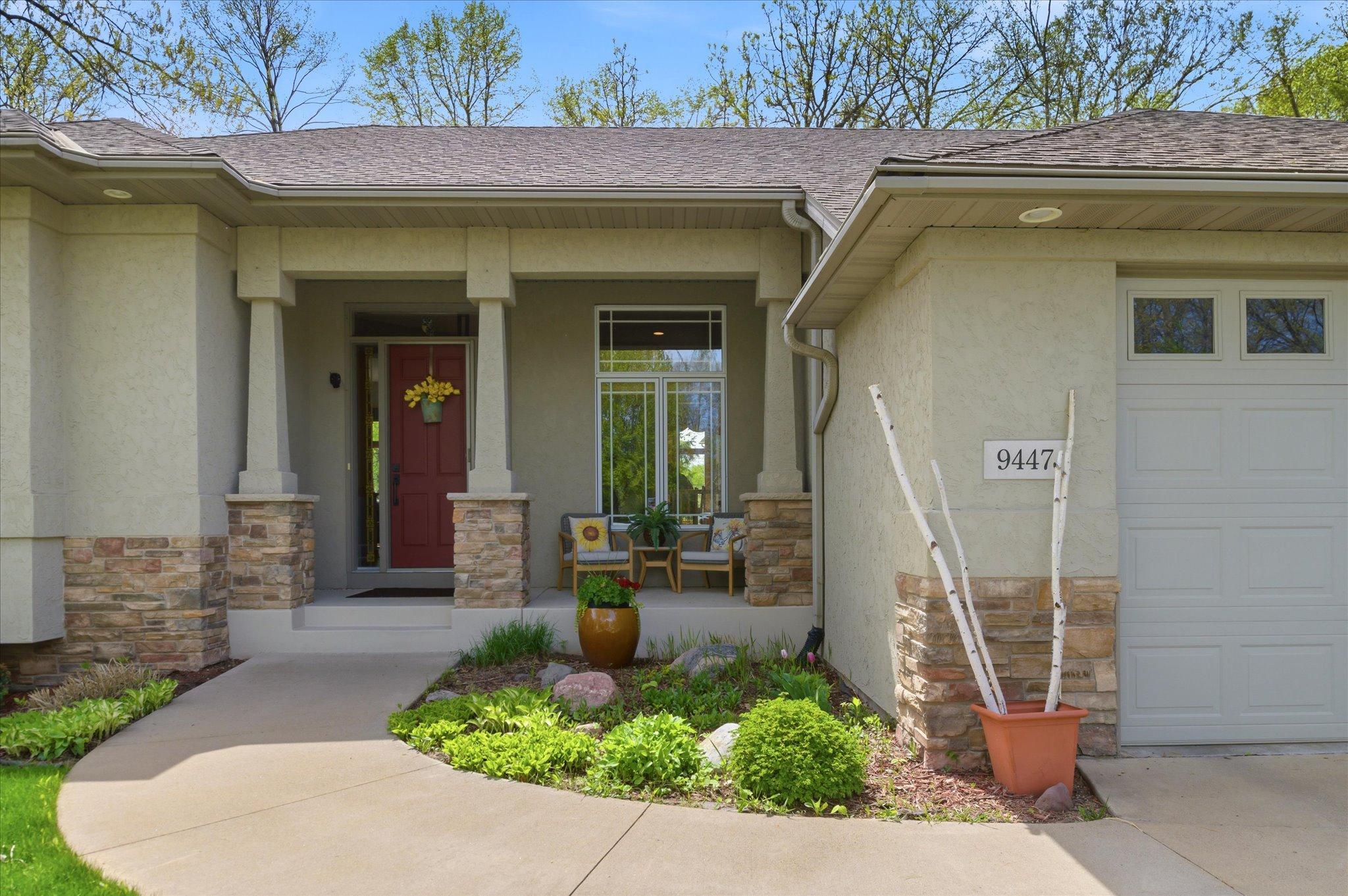 Welcoming front porch to enjoy!