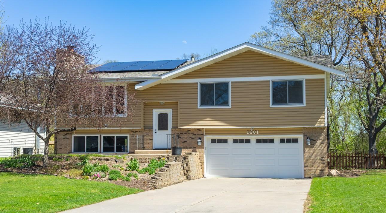 1661 Hilo- Welcome Home- Check out the solar panels!