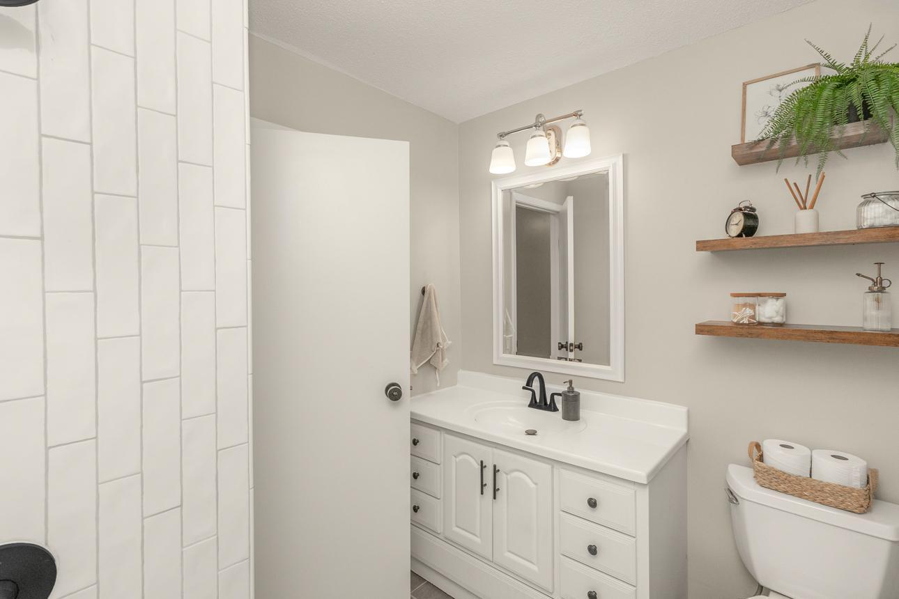 Remodeled main level full bathroom