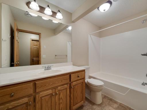20588 Kearney Path, Lakeville, MN 55044