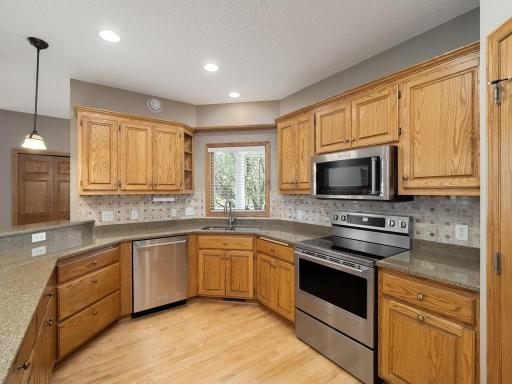 20588 Kearney Path, Lakeville, MN 55044