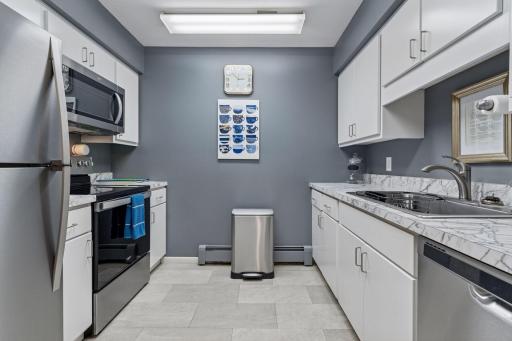14501 Atrium Way, 225, Minnetonka, MN 55345