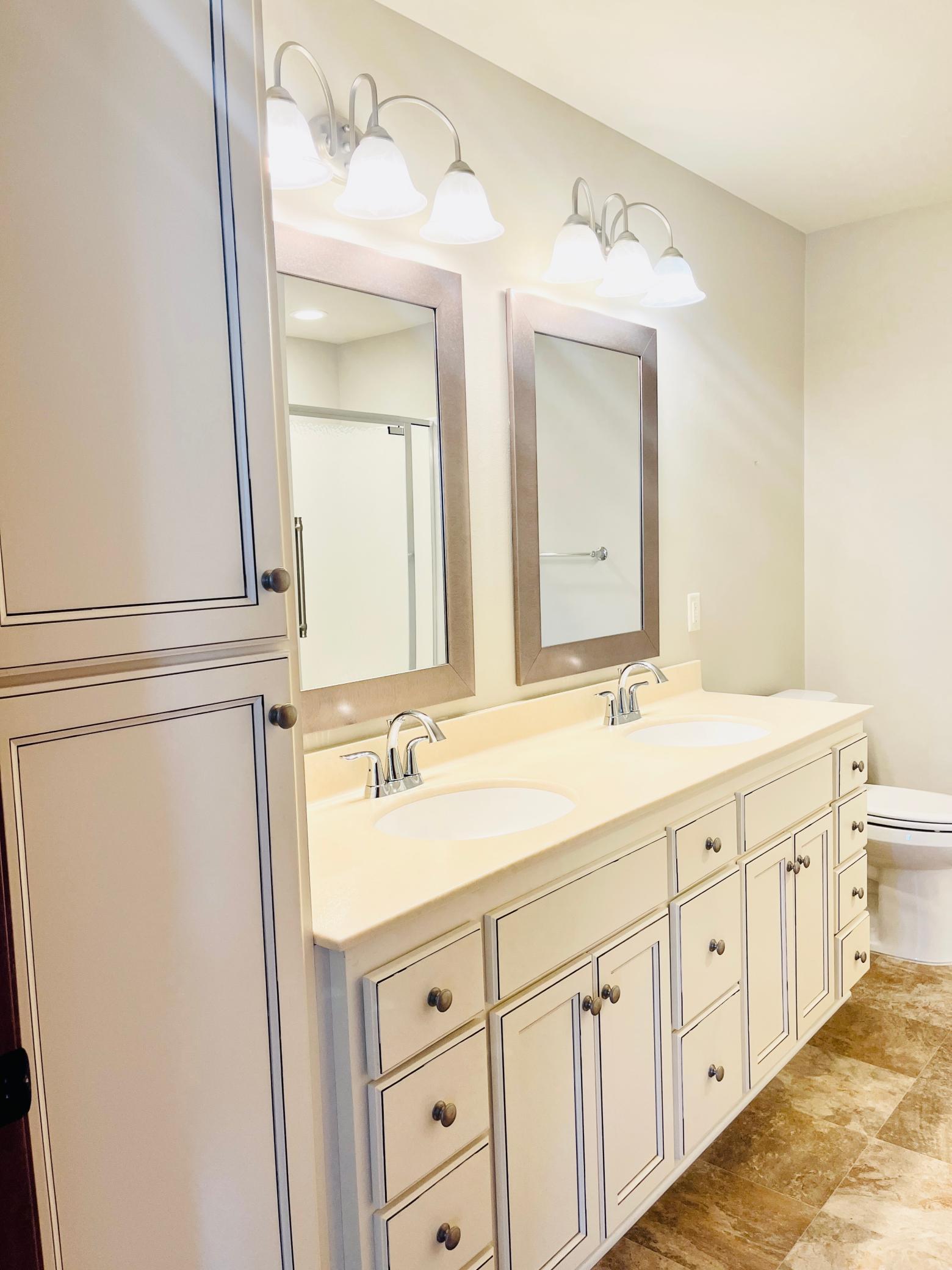 6 Primary bathroom.jpg